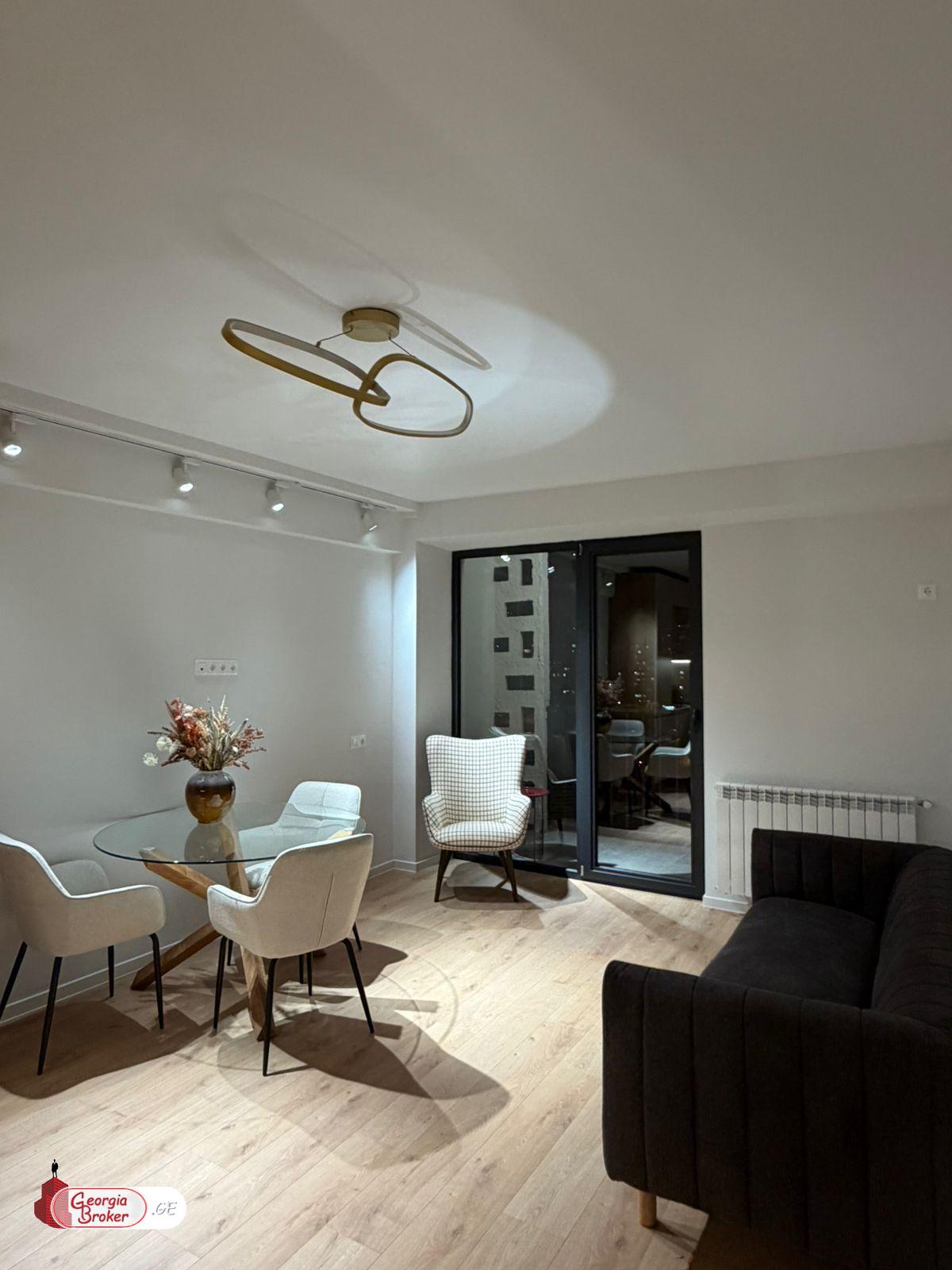 იყიდება ახალი გარემონტებული 3 ოთახიანი ბინა